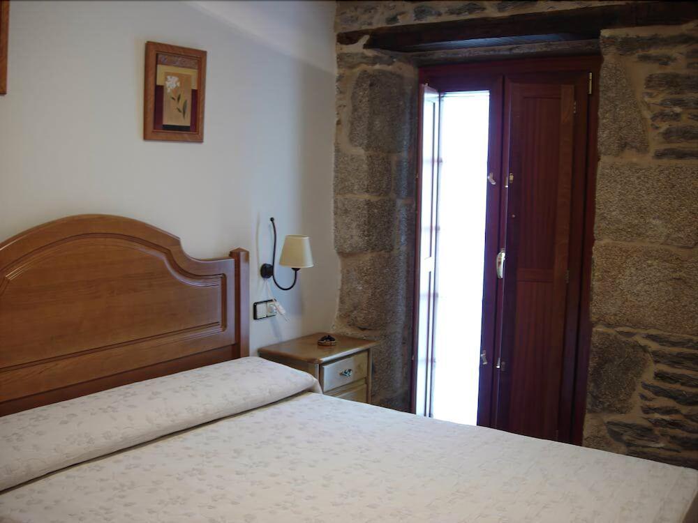 Hotel Caldelas Sacra-Pension Rustica 3 Estrellas Castro Caldelas Bagian luar foto
