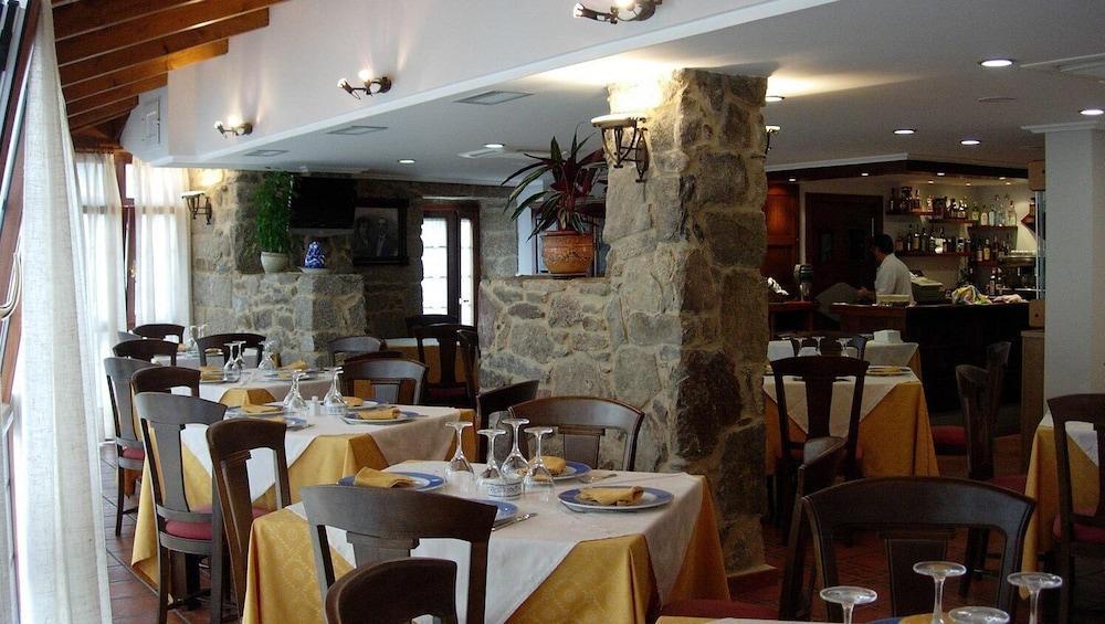 Hotel Caldelas Sacra-Pension Rustica 3 Estrellas Castro Caldelas Bagian luar foto