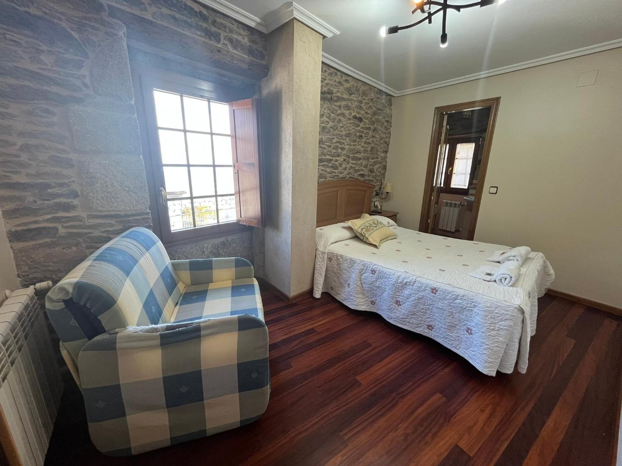 Hotel Caldelas Sacra-Pension Rustica 3 Estrellas Castro Caldelas Bagian luar foto
