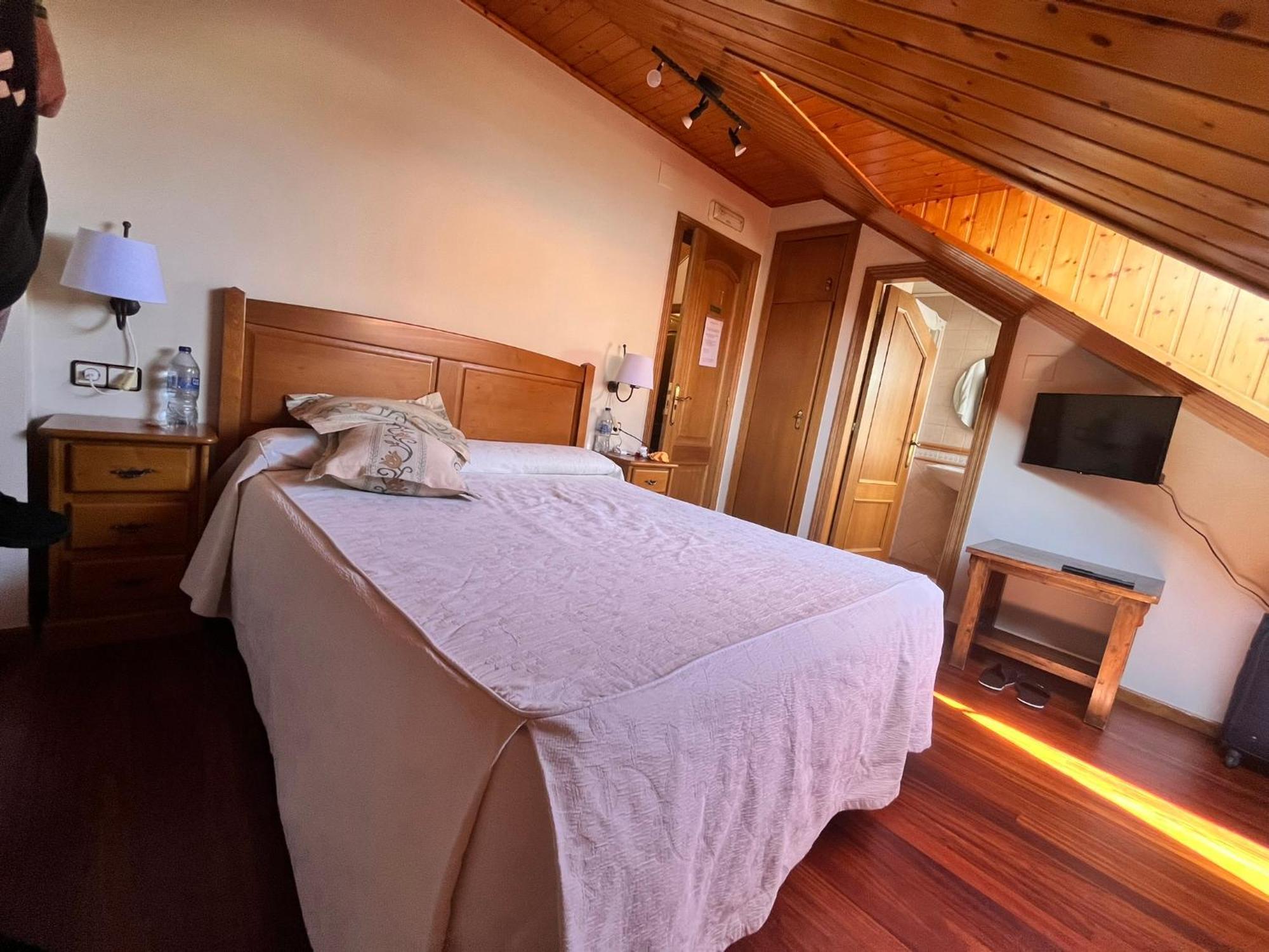 Hotel Caldelas Sacra-Pension Rustica 3 Estrellas Castro Caldelas Bagian luar foto
