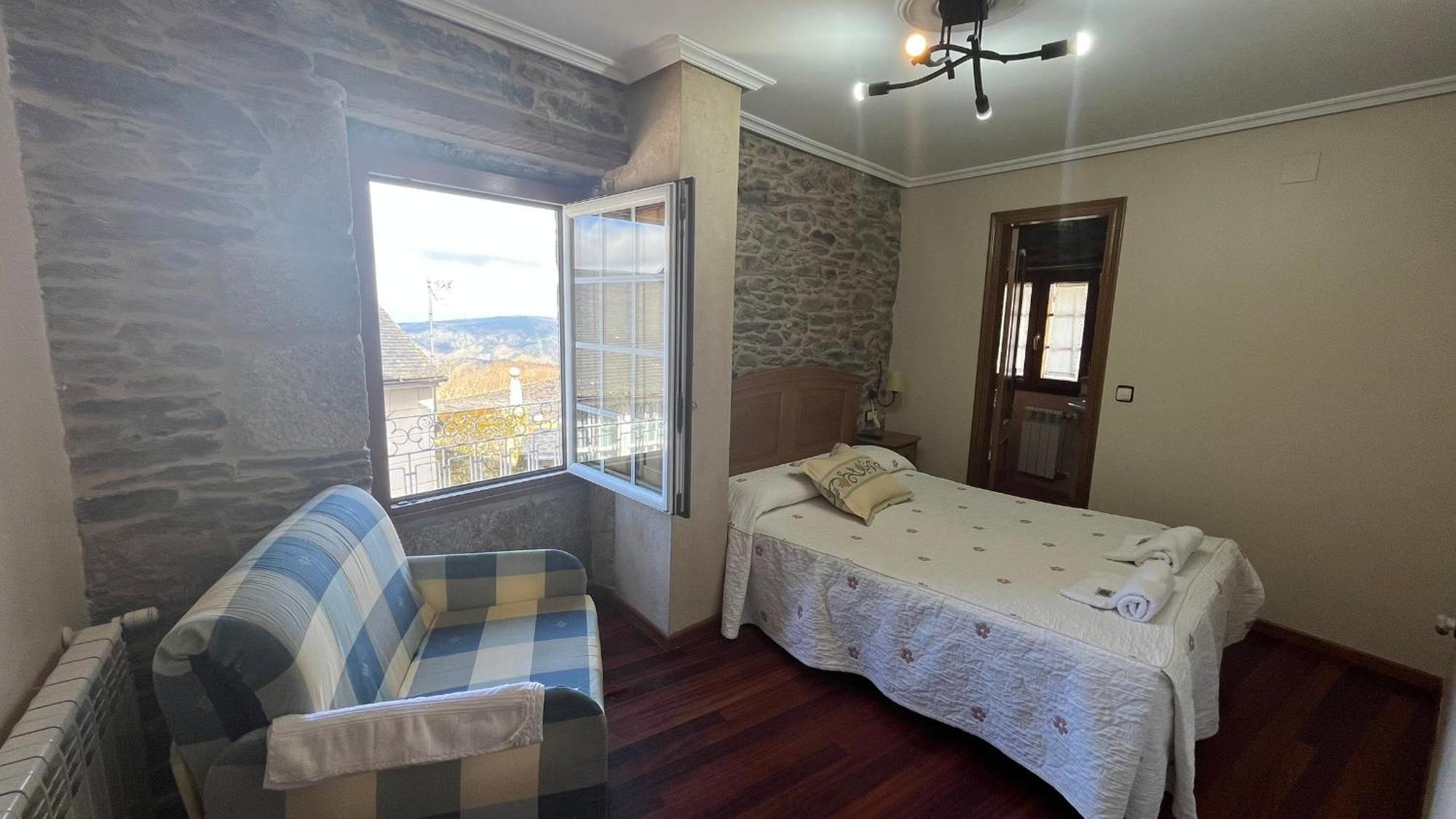 Hotel Caldelas Sacra-Pension Rustica 3 Estrellas Castro Caldelas Bagian luar foto