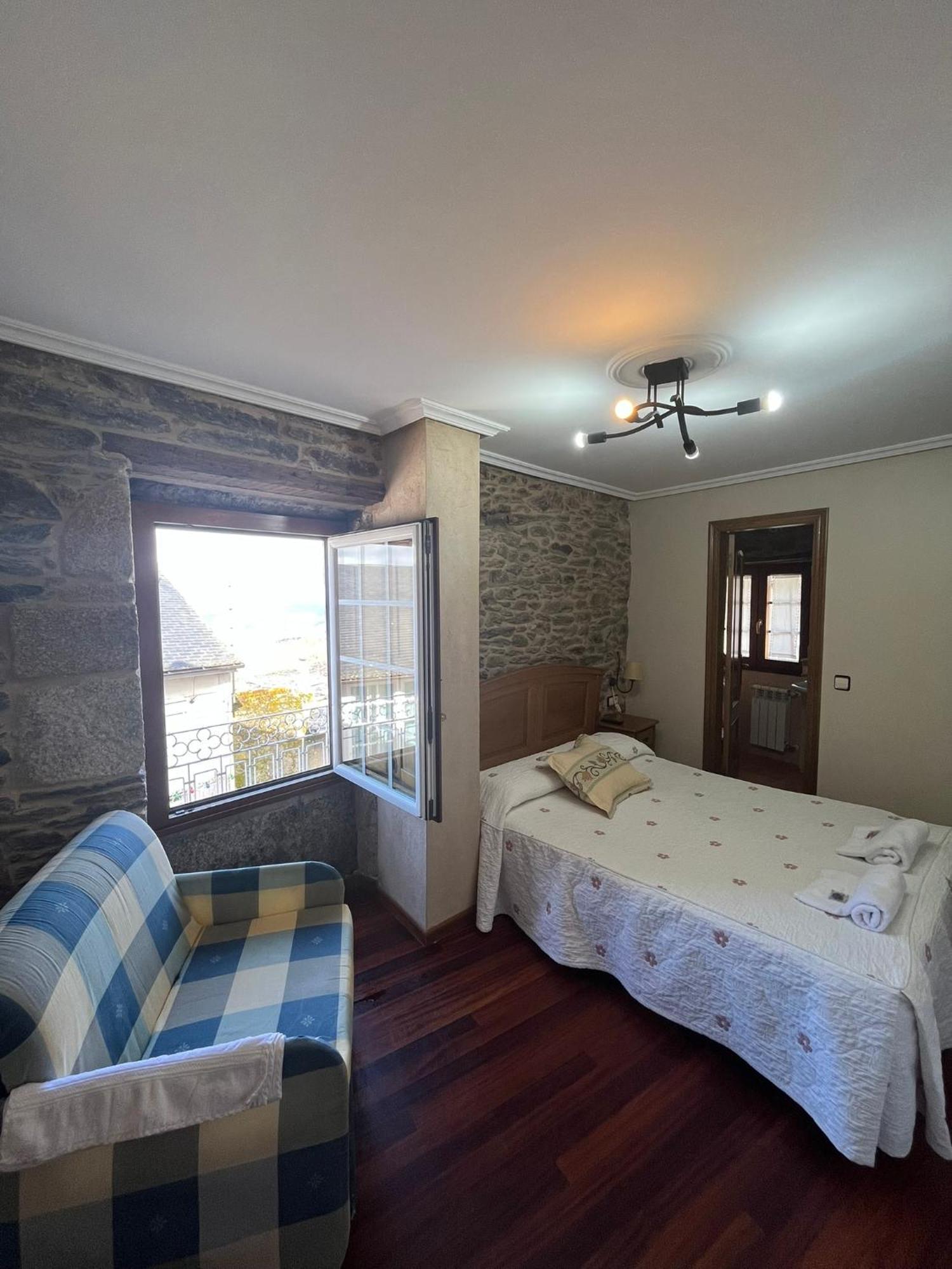Hotel Caldelas Sacra-Pension Rustica 3 Estrellas Castro Caldelas Bagian luar foto