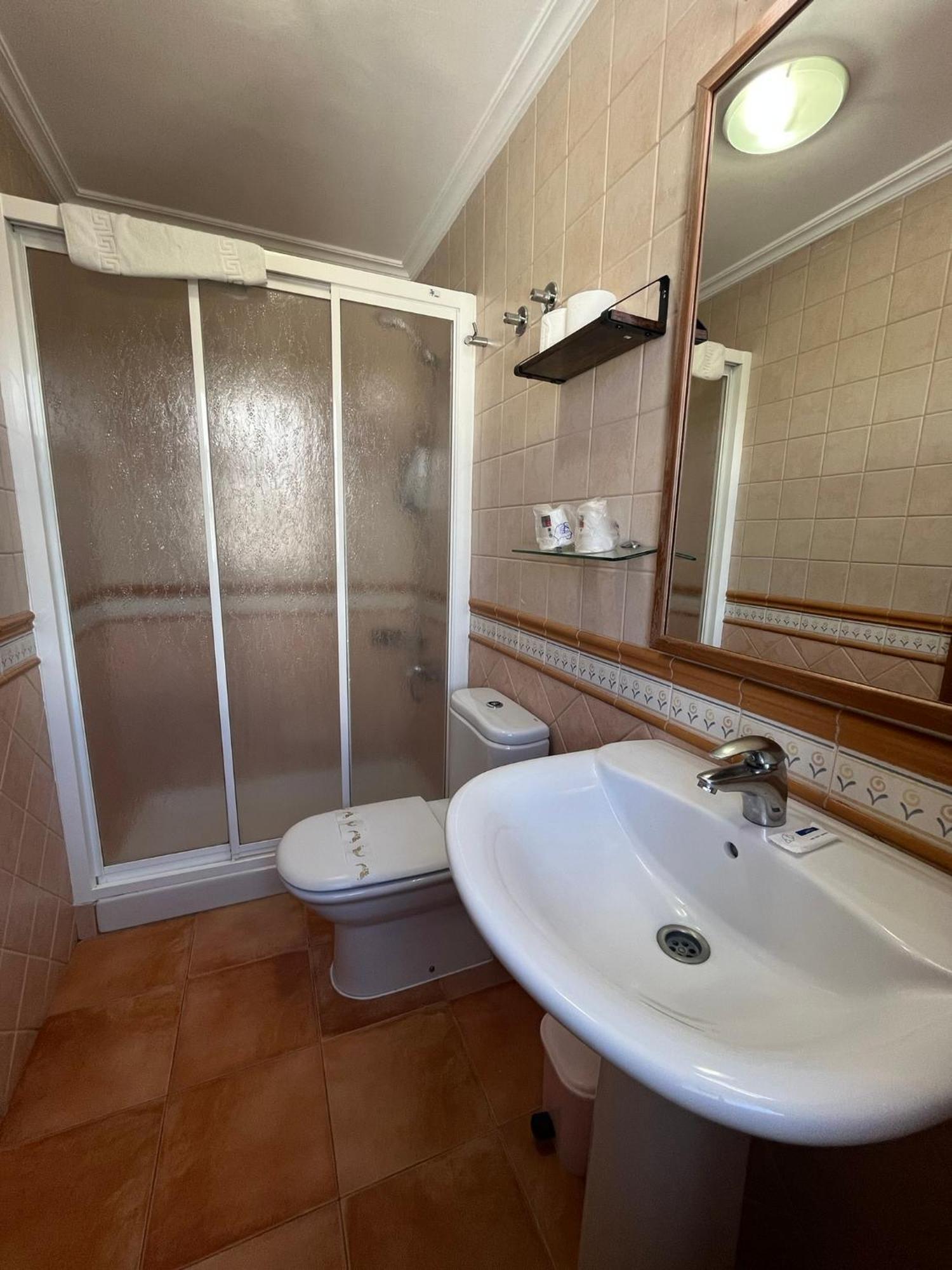 Hotel Caldelas Sacra-Pension Rustica 3 Estrellas Castro Caldelas Bagian luar foto