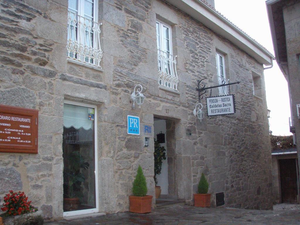Hotel Caldelas Sacra-Pension Rustica 3 Estrellas Castro Caldelas Bagian luar foto